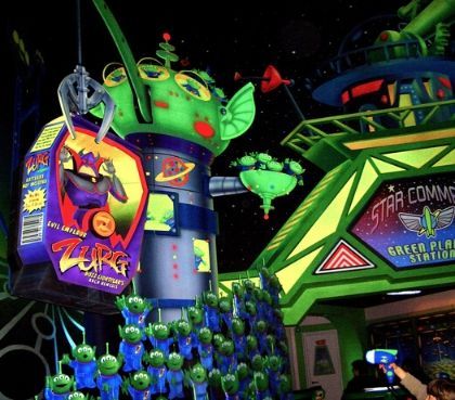 Beeindruckende Attraktion Buzz Lightyears Laser Blast Disneyland 