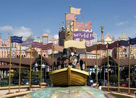  Eine magische Bootsfahrt bei It's a Small World Disneyland Paris 