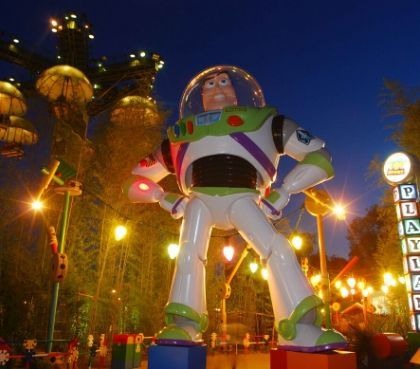 Toy Story Playland Parachute Drop Attraktion