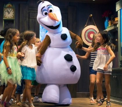 Treffen Sie sich mit Olaf beim Frozen Animation Celebration Show