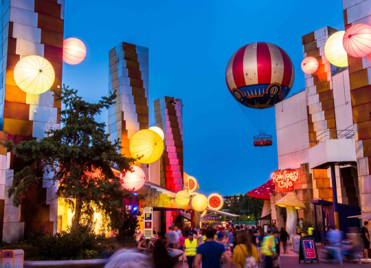 Lesen Sie hier über die Corona-Maßnahmen im Disneyland Paris