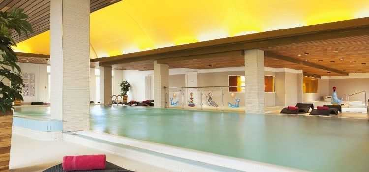 <br />
<b>Notice</b>: Undefined variable: mobile_photo_alt in <b>/home/reizende.buro1913.nl/public_html/include/top.php</b> on line <b>75</b><br />